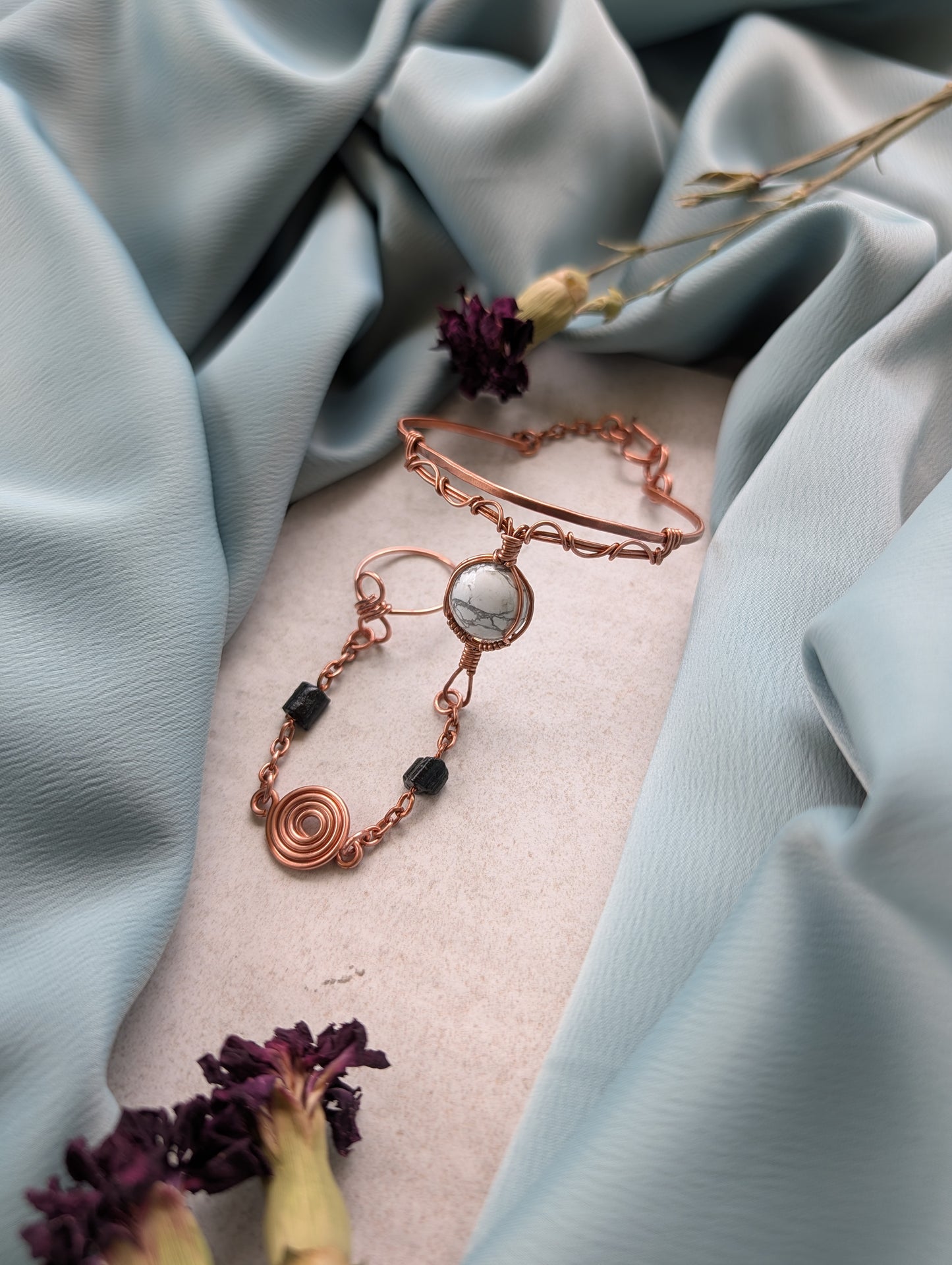 Howlite & Tourmaline Hand Chain